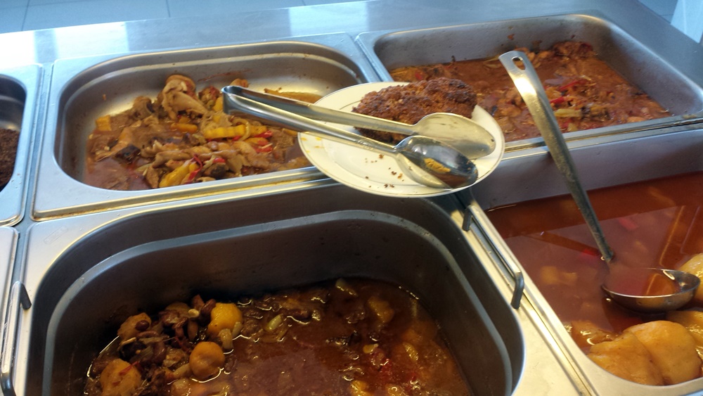 Comiendo en el Kafé!